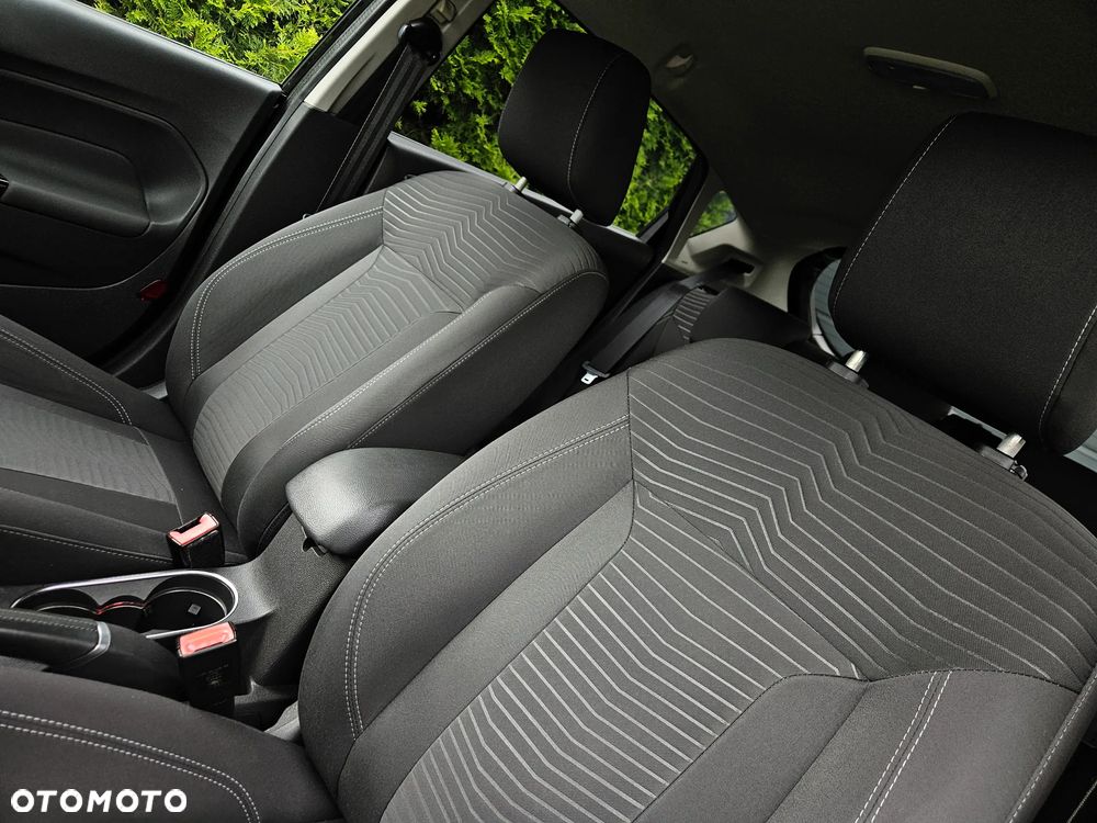 Ford Fiesta 1.0 EcoBoost Titanium - 24