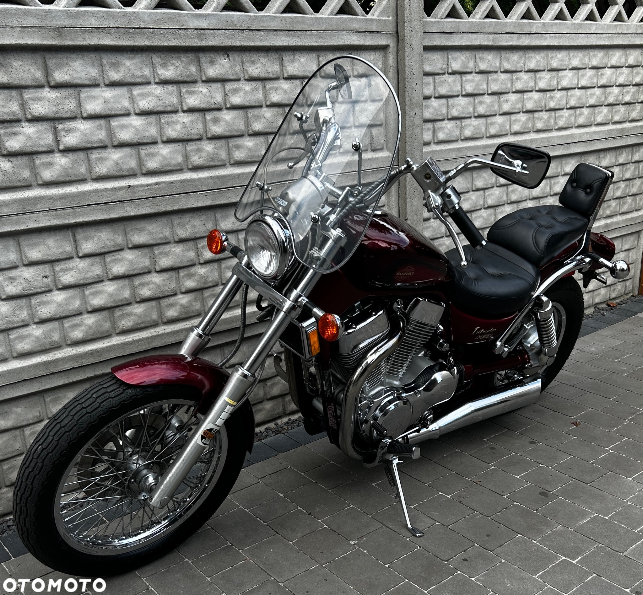 Suzuki Intruder - 18
