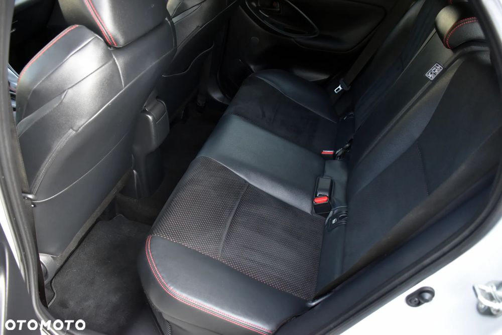 Toyota Yaris Hybrid 1.5 GR Sport - 31