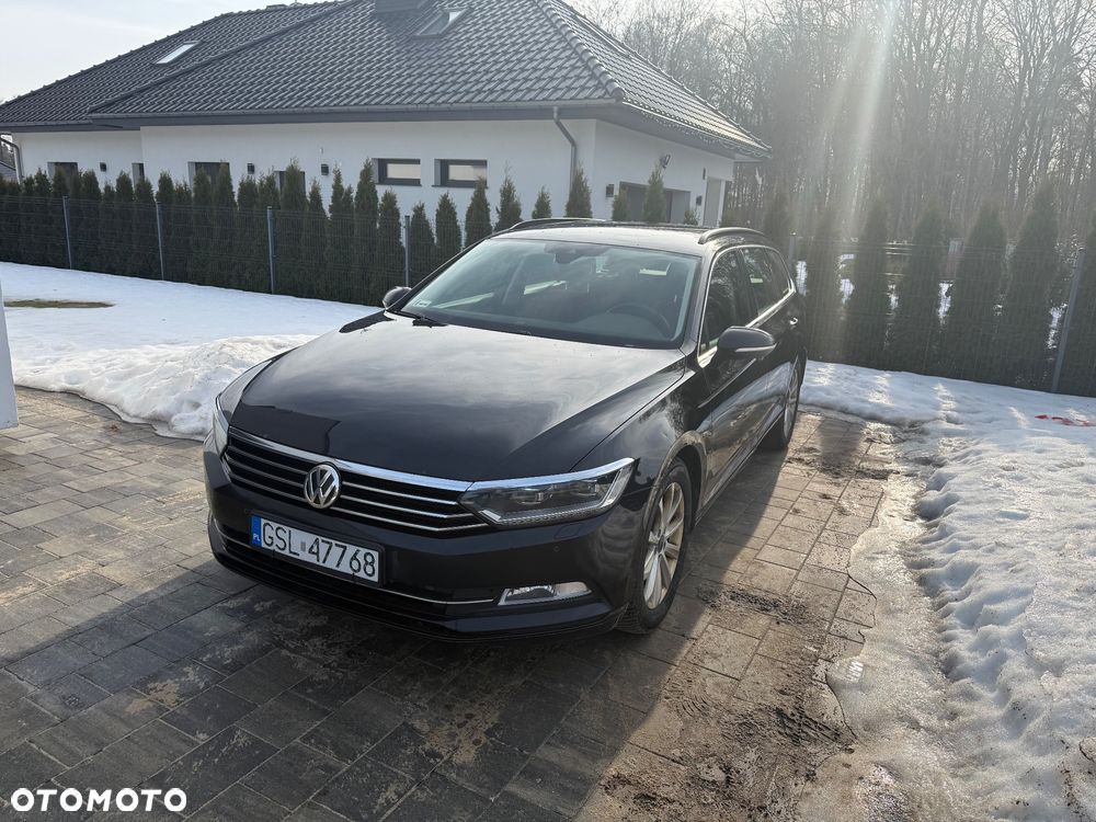 Volkswagen Passat - 1