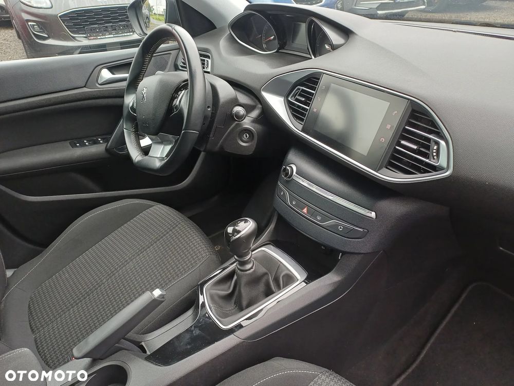 Peugeot 308 SW PureTech 110 Stop & Start Allure - 11