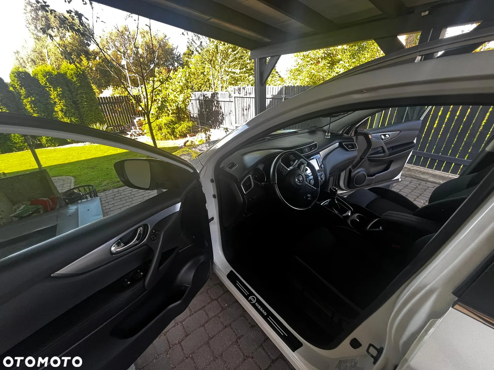 Nissan Qashqai 1.6 DIG-T N-Connecta - 28