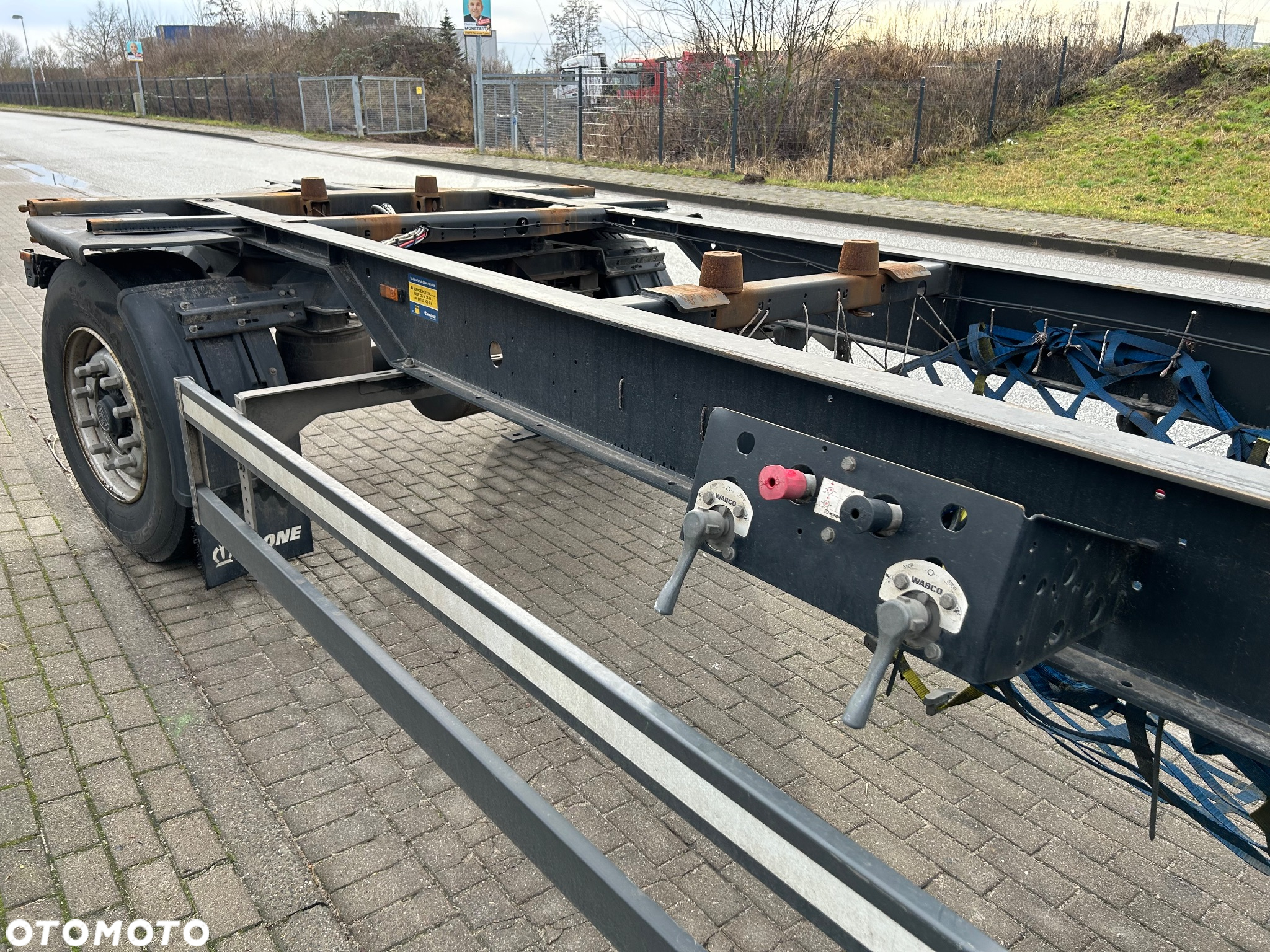 Krone BDF z Niemiec ładne opony stan BDB pod kontener podkontenerowa dyszel - 8