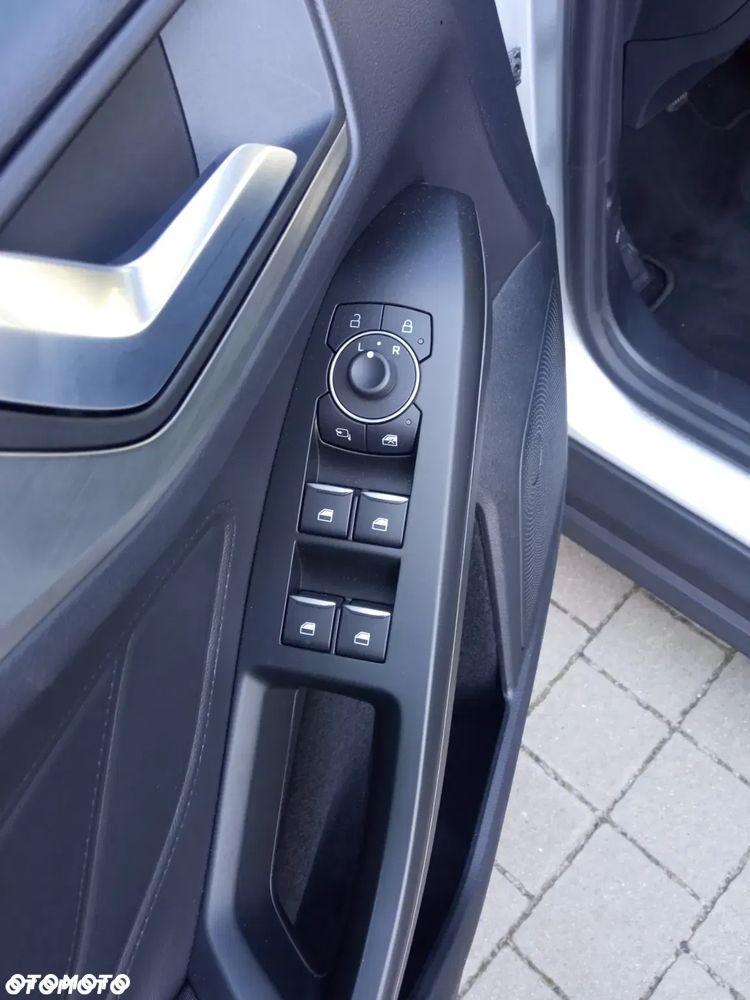 Ford Focus 1.0 EcoBoost Titanium Design - 11