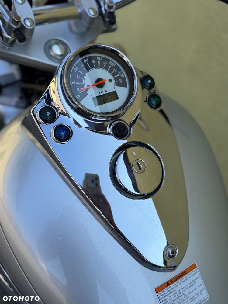 Suzuki Intruder - 38