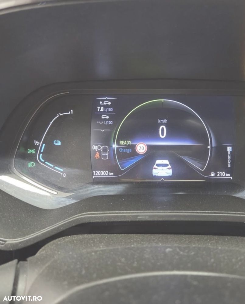Renault Clio V E-Tech 145 Evolution - 4
