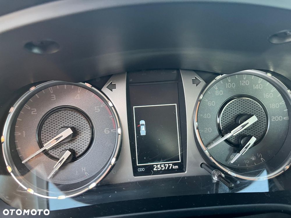 Toyota Hilux 2.4 D-4D Double Cab DLX 4x4 - 6