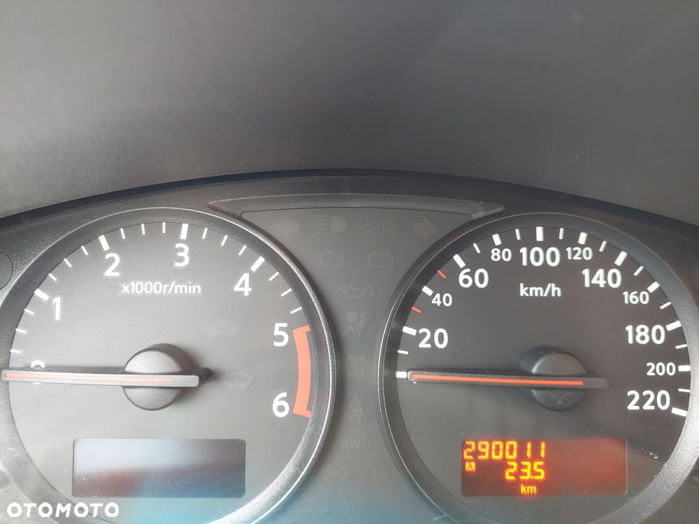 Nissan Navara 2.5 D SE Long - 24