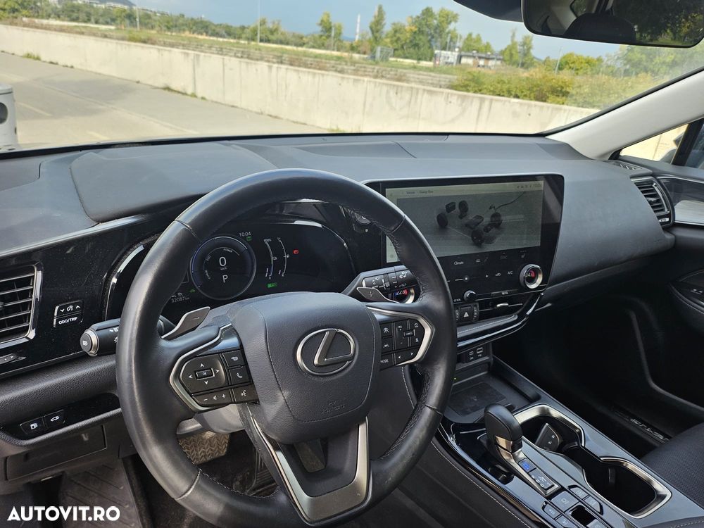 Lexus Seria NX - 8