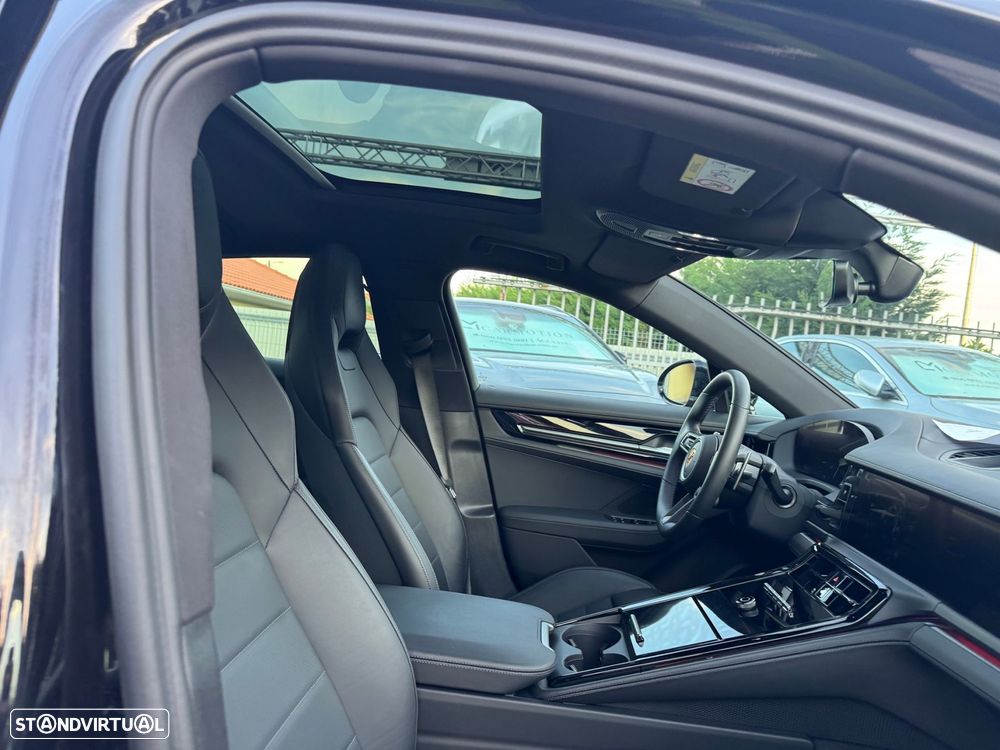Porsche Panamera 4 E-Hybrid - 47