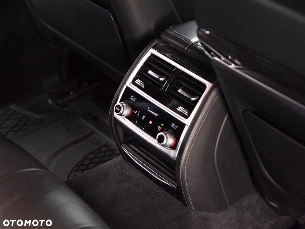 BMW Seria 7 730d xDrive sport - 18