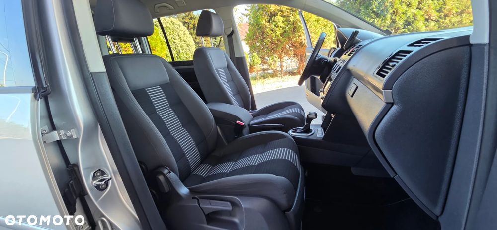 Volkswagen Touran 2.0 TDI DPF DSG Highline - 32