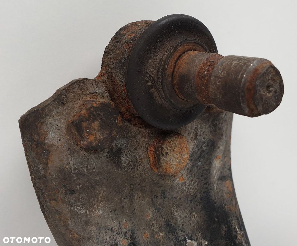 WAHACZ PRAWY PRZÓD PEUGEOT 1007 - 2