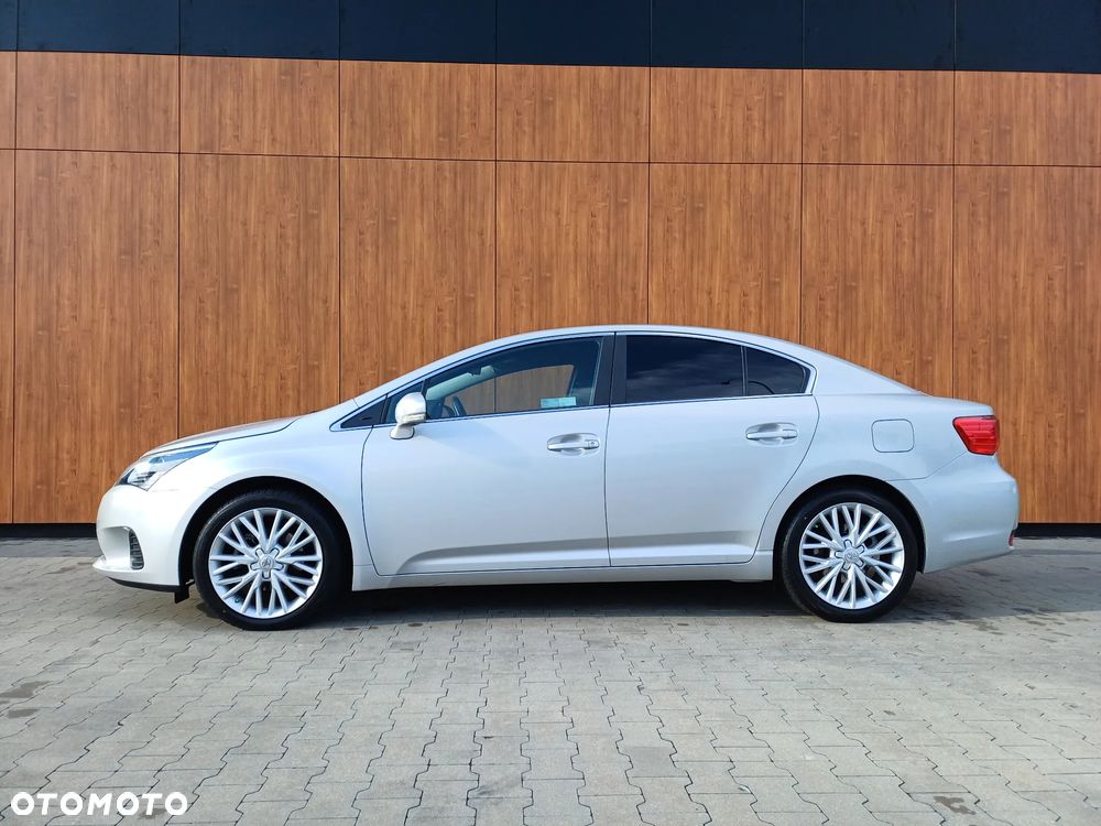 Toyota Avensis 2.0 D-4D Luna - 2