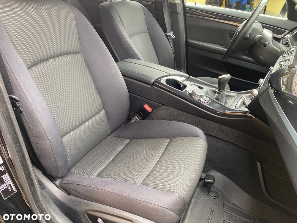 BMW Seria 5 520d - 12