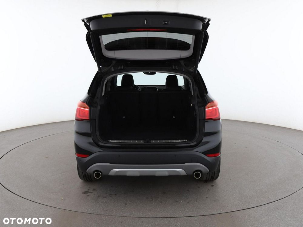 BMW X1 sDrive20i xLine - 20