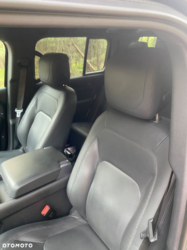 Land Rover Defender 3.0 D300 mHEV SE - 30