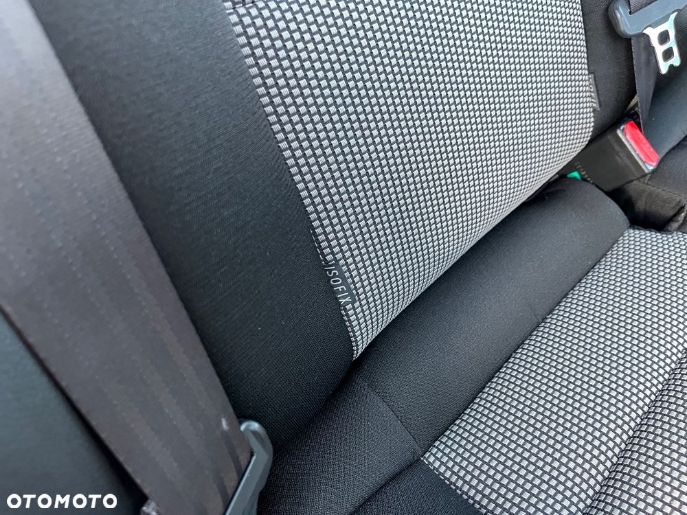 Kia Ceed 1.6 GDI ISG Spirit - 27