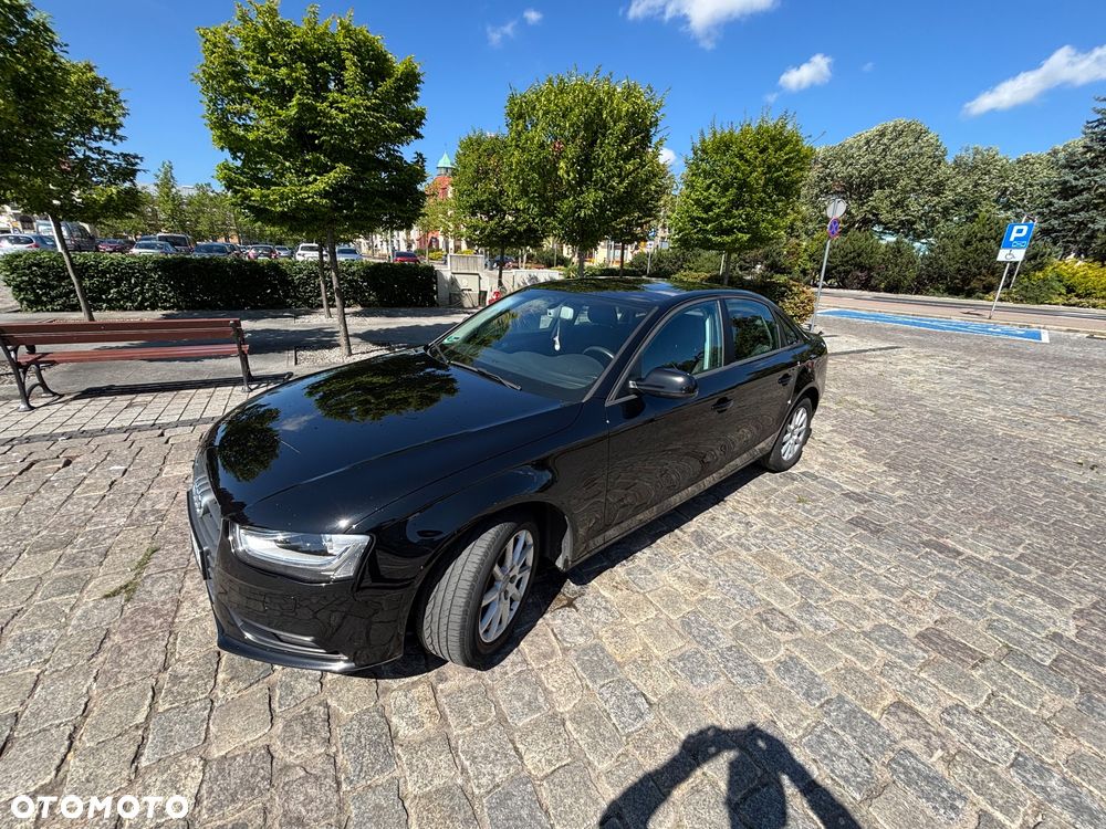 Audi A4 Limousine - 3