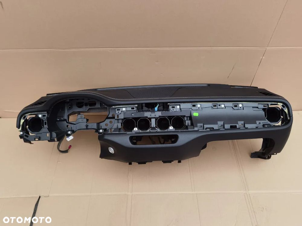 DESKA ROZDZIELCZA KONSOLA SKÓRA MERCEDES W470 X-KLAS - 2