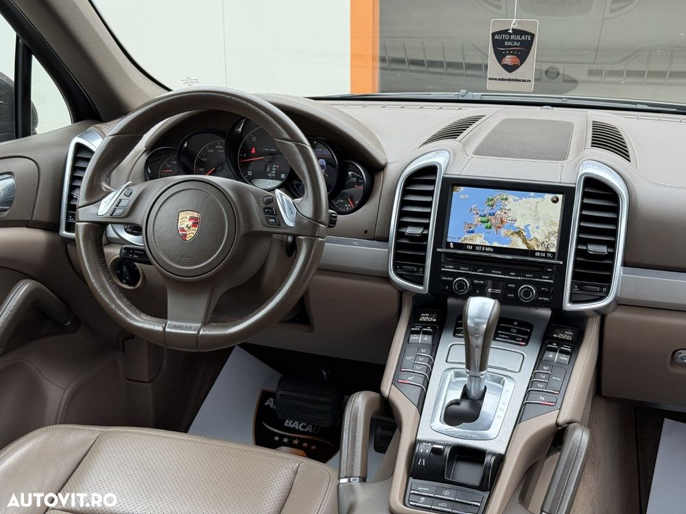 Porsche Cayenne - 14