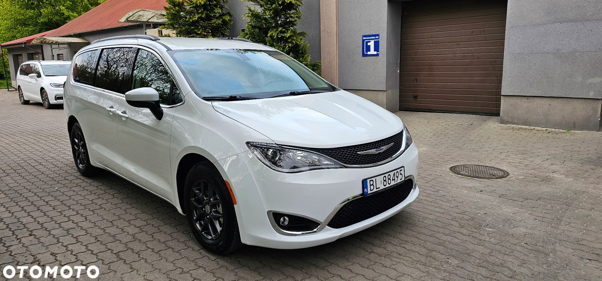 Chrysler Pacifica - 3