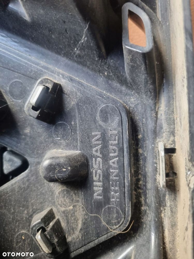 Renault Alaskan atrapa chłodnicy - 3