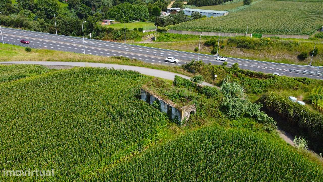 Terreno com 8.420 m² e duas frentes em Água de Pau, Lagoa - Grande imagem: 4/12
