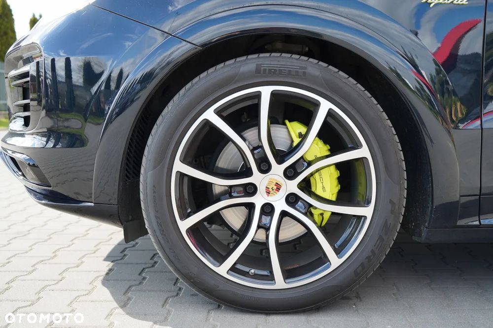 Porsche Cayenne Platinum Edition - 17