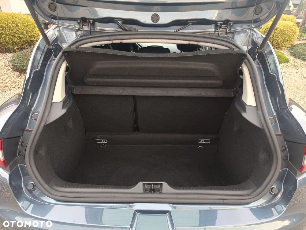 Renault Clio 1.2 16V 75 LIMITED - 10