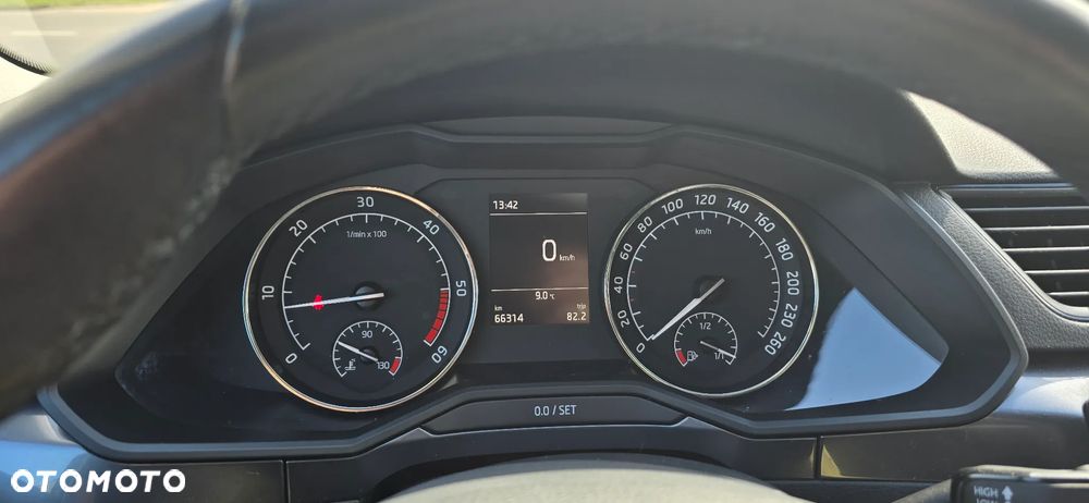 Skoda Superb 2.0 TDI Active - 12