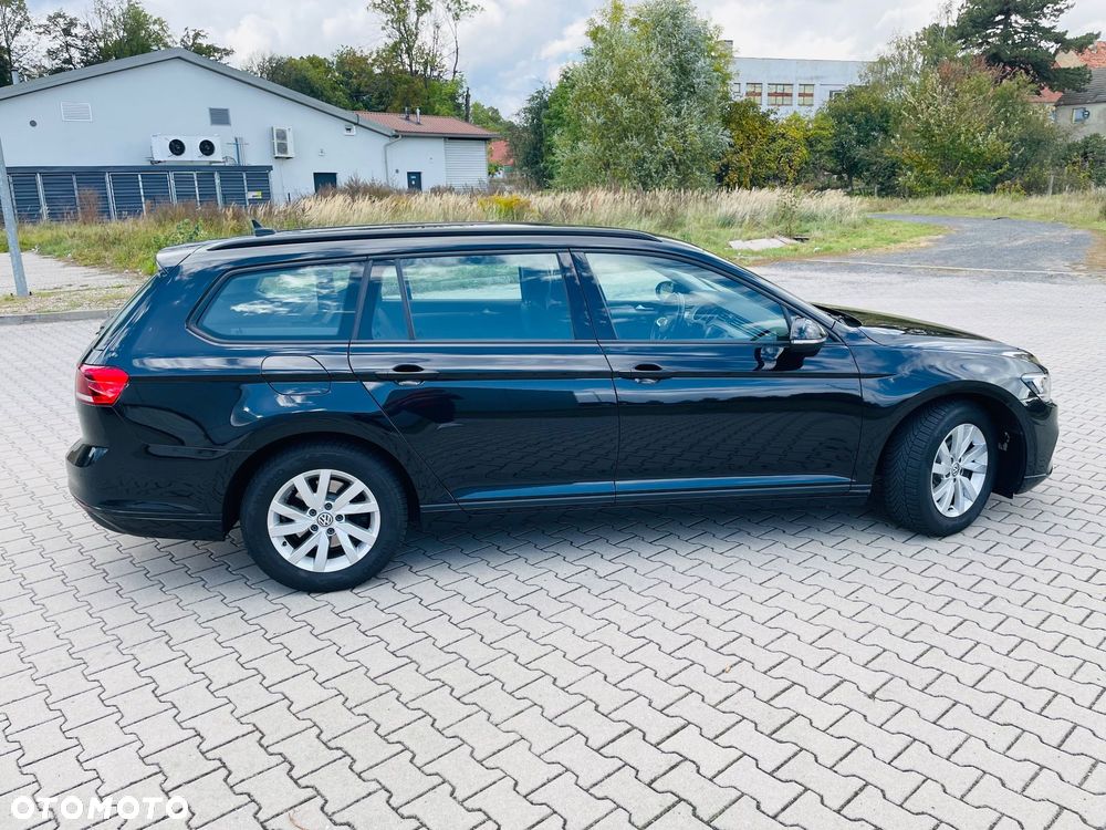 Volkswagen Passat Variant 2.0 TDI SCR DSG Elegance - 9