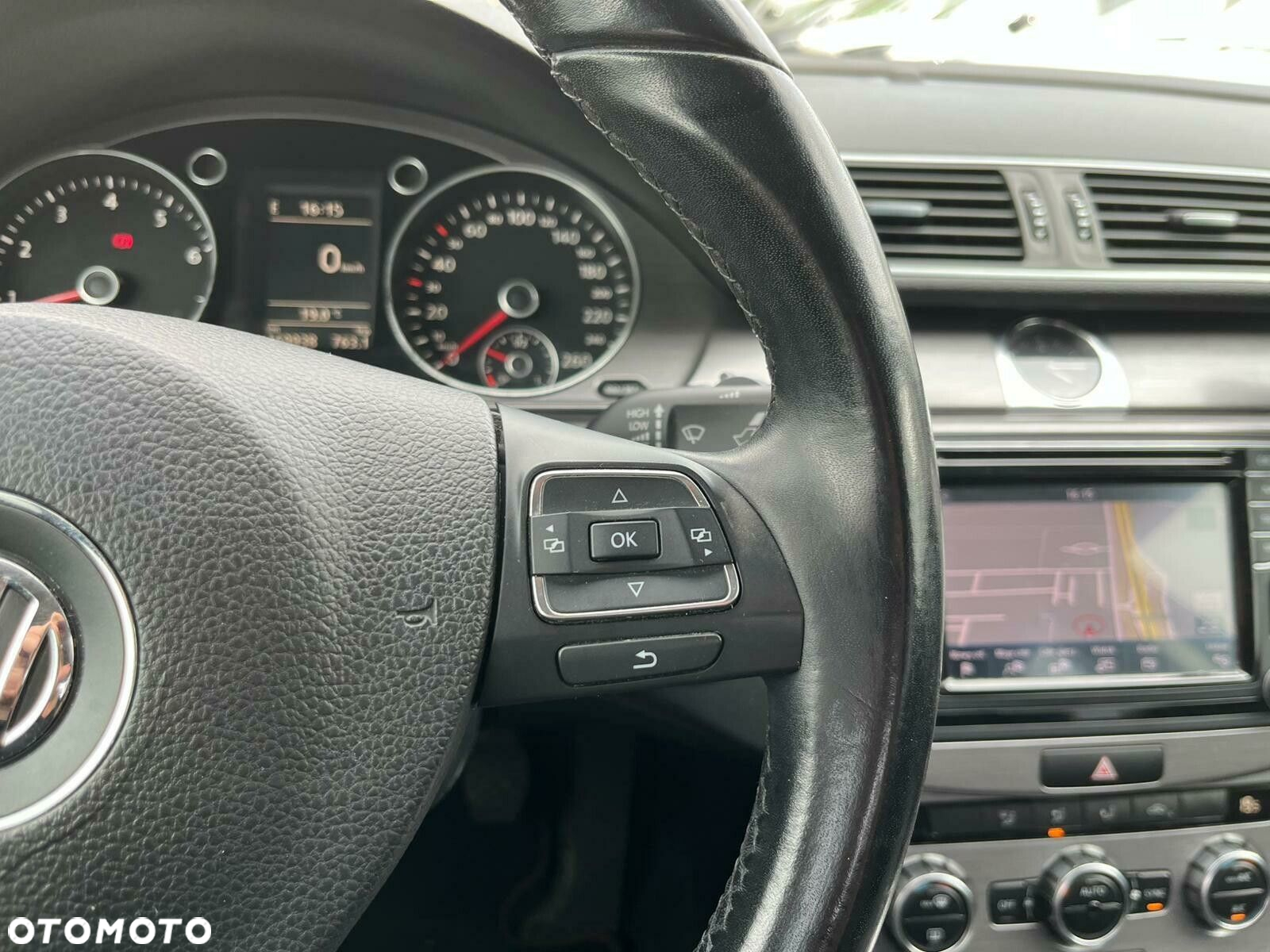 Volkswagen Passat 1.4 TSI BMT Comfortline - 13