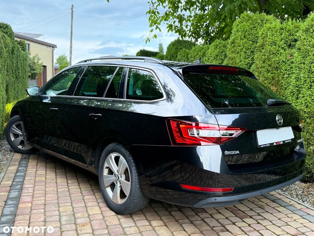 Skoda Superb 2.0 TDI DSG Ambition - 13