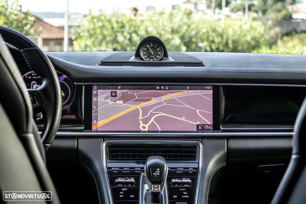 Porsche Panamera - 41