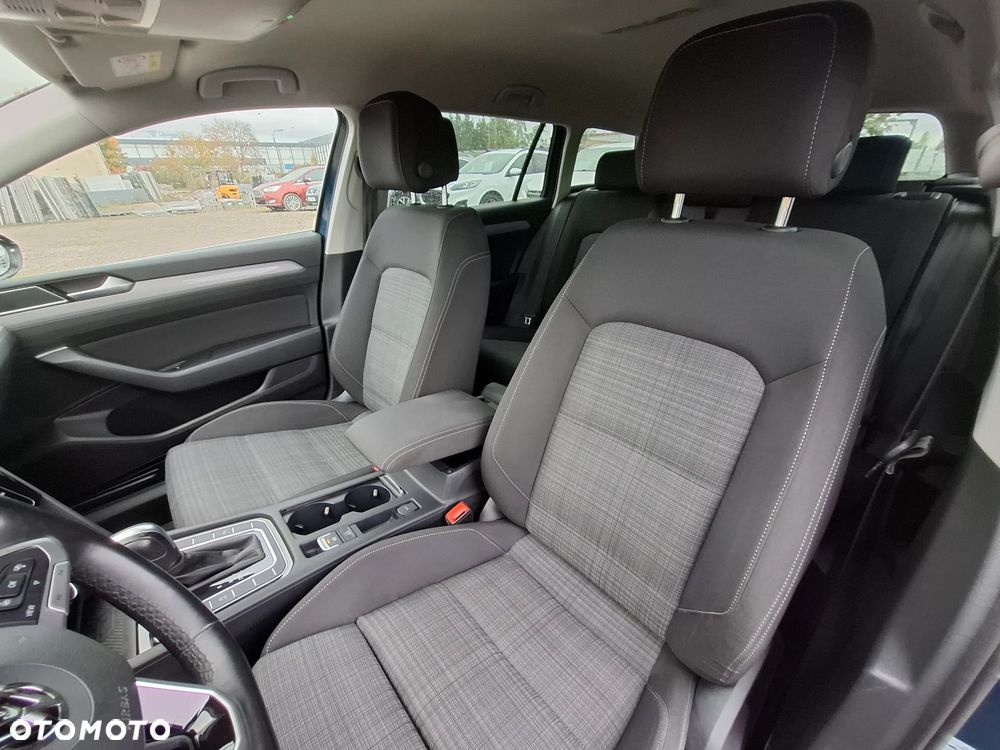 Volkswagen Passat - 10