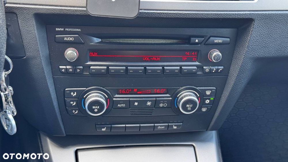 BMW Seria 3 318d - 15