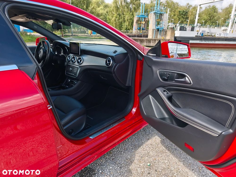 Mercedes-Benz CLA 250 7G-DCT AMG Line - 16