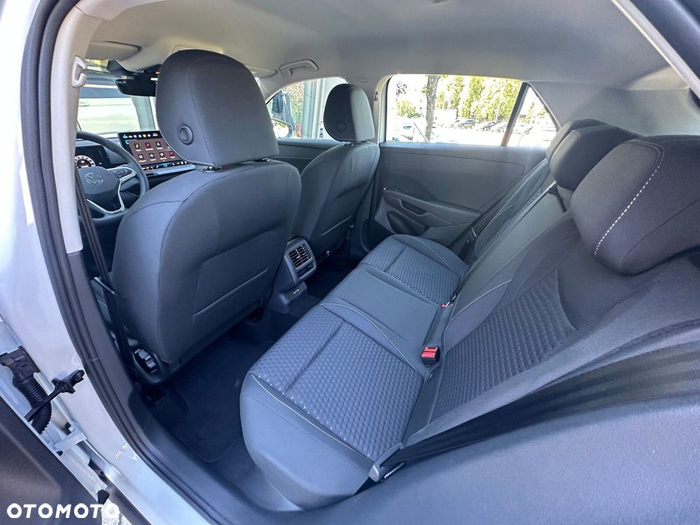 Volkswagen T-Roc 1.5 eTSI Life DSG - 25