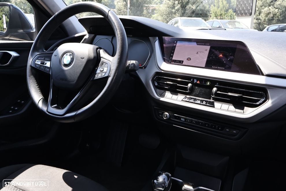 BMW 118 i Auto - 11