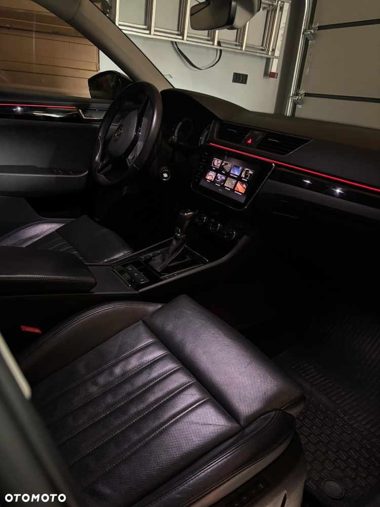 Skoda Superb 2.0 TDI L&K DSG - 15