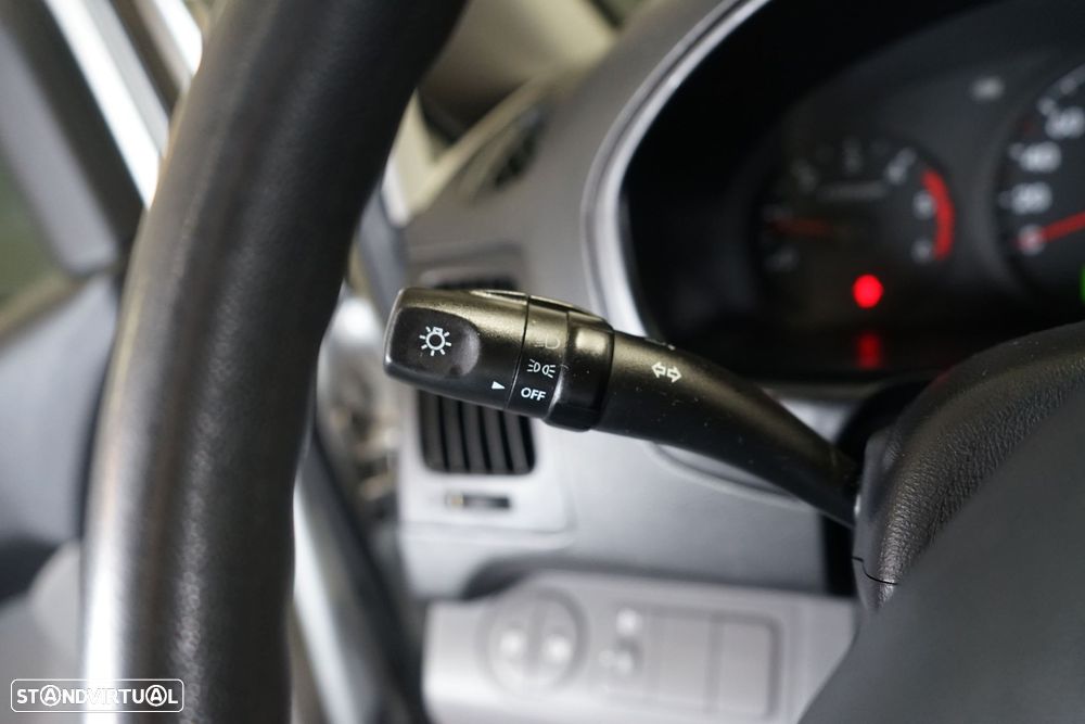 Hyundai H-1 2.5 CRDi Travel Comfort - 17