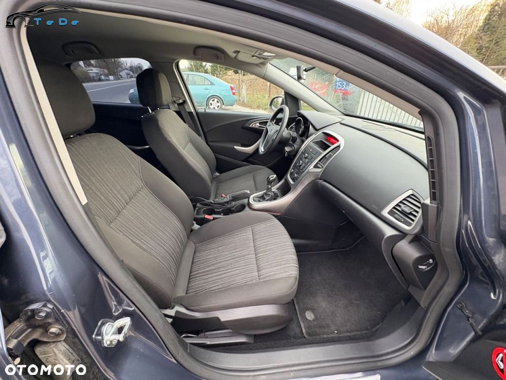 Opel Astra 2.0 CDTI DPF Cosmo - 31