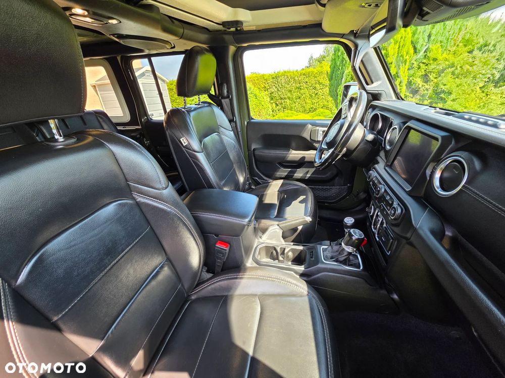 Jeep Wrangler - 10