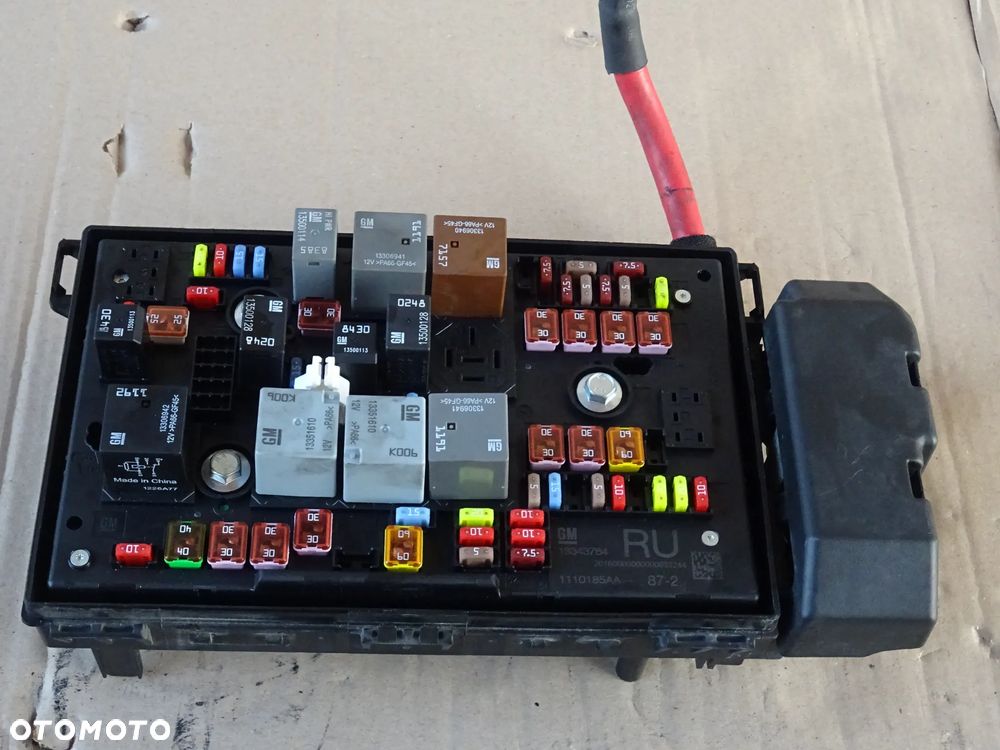 MODUŁ NADWOZIA SKRZYNKA BEZPIECZNIKÓW PRZÓD TW RU OPEL ZAFIRA C ASTRA J kod PIN - 7