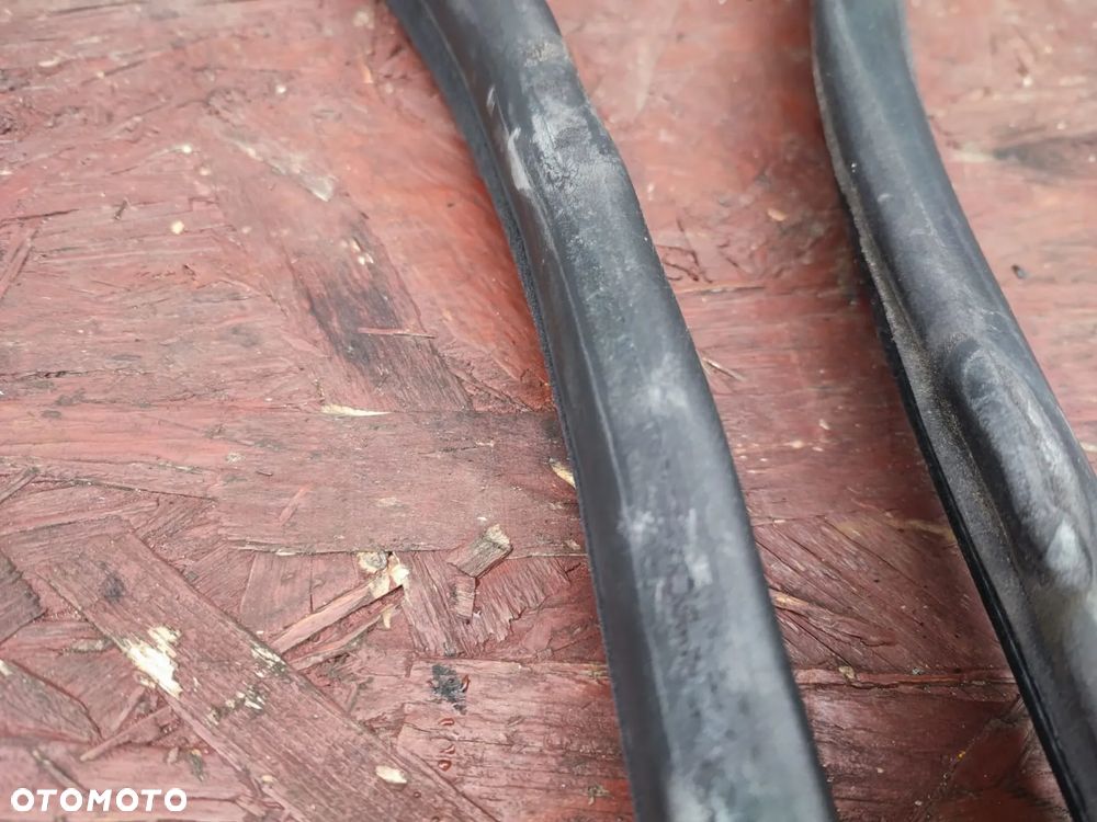 BMW E36 ORYGINALNA USZCZELKA LEWA / PRAWA DRZWI WERSJI CABRIO + USZCZELKA DACHU W DOBRYM STANIE. O NR: 8 176 273 / 8 176 274 / 8 135 273 OEM. BARDZO DOBRY STAN. - 16