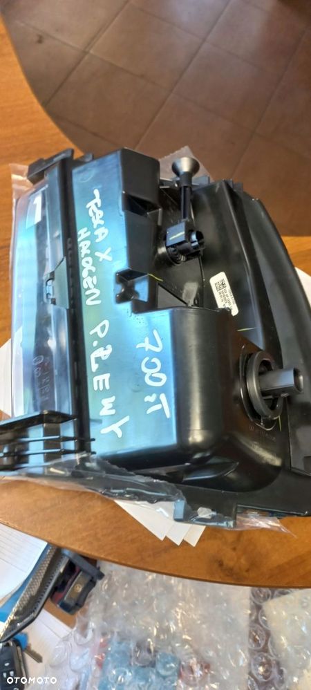 HALOGEN LEWY TESLA X - 2