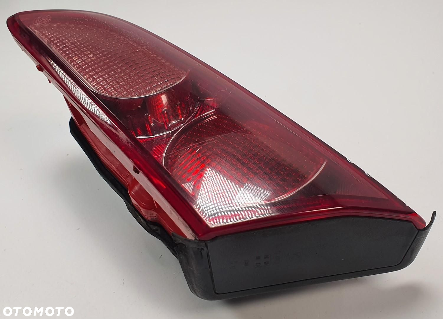 LAMPA PRAWY TYŁ ALFA ROMEO 159 50504819 EUROPA - 3