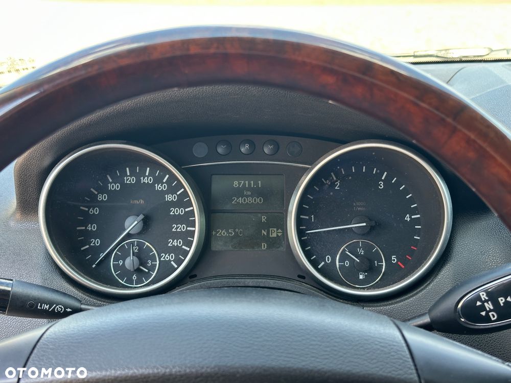 Mercedes-Benz ML - 27