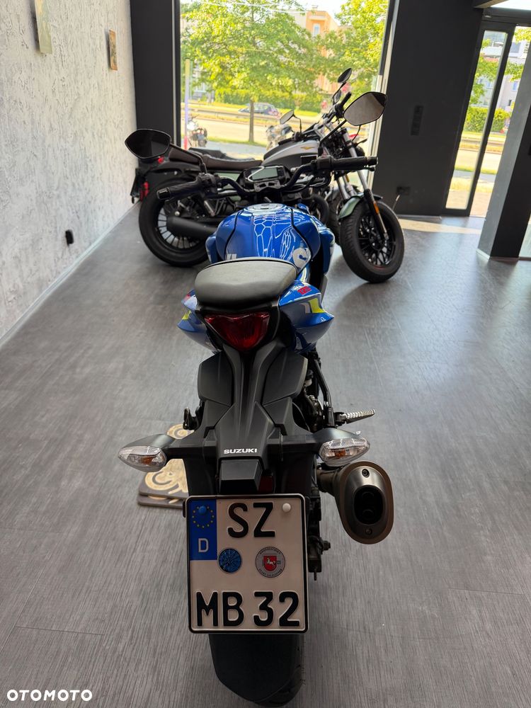 Suzuki GSX - 15